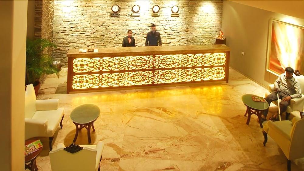 Sai Palace Hotel Мумбаи Экстерьер фото