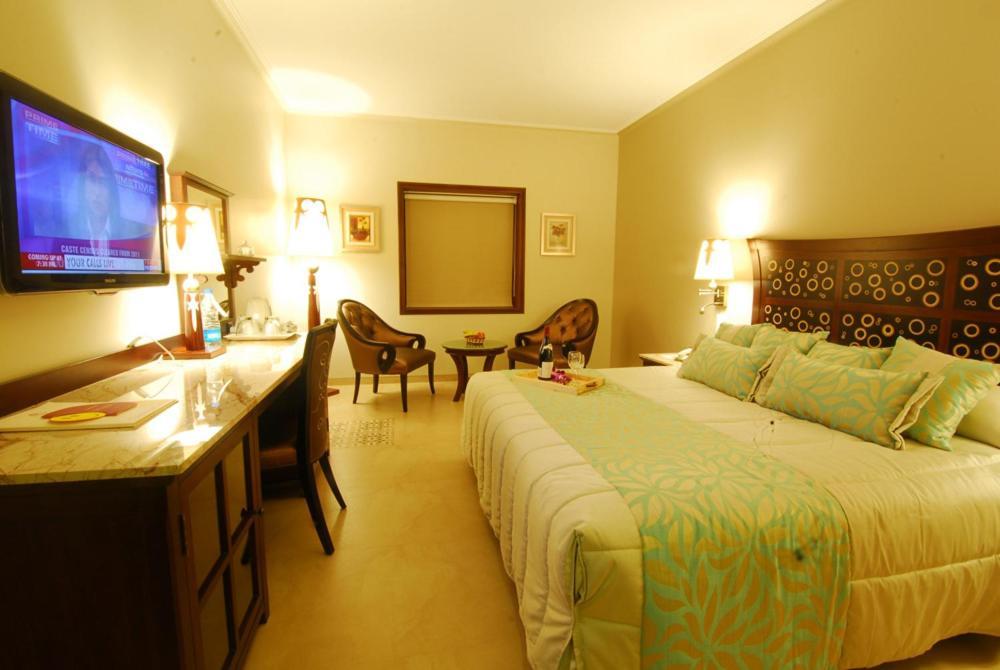 Sai Palace Hotel Мумбаи Экстерьер фото