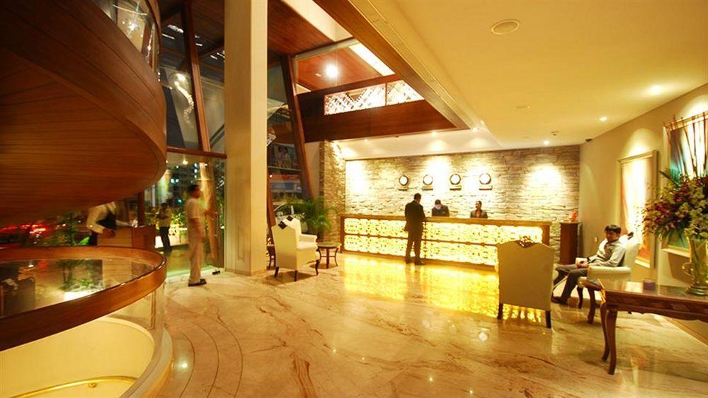 Sai Palace Hotel Мумбаи Экстерьер фото