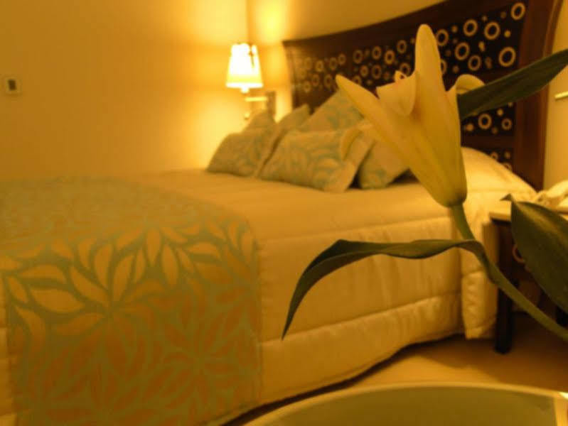 Sai Palace Hotel Мумбаи Экстерьер фото